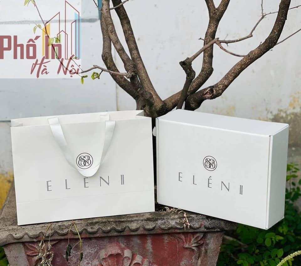 Xưởng in hộp giấy đựng quần áo shop thời trang giá rẻ tại Hà Nội