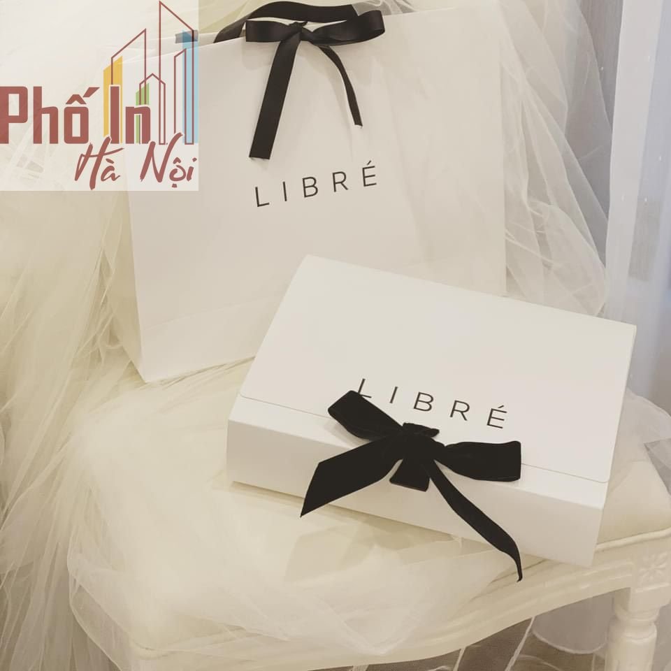 Xưởng in hộp giấy đựng quần áo shop thời trang giá rẻ tại Hà Nội